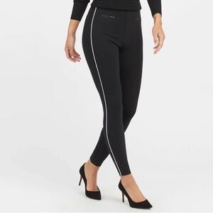 Spanx Perfect Piped Ankle Skinny Pants | Black +White piping Size Large Like New